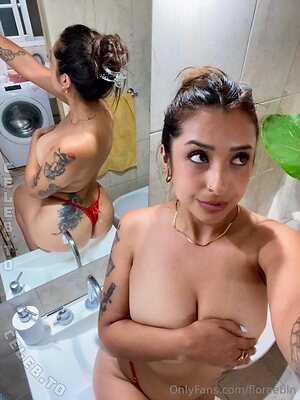 Flore 🤍 Nude Leaked Photo #12