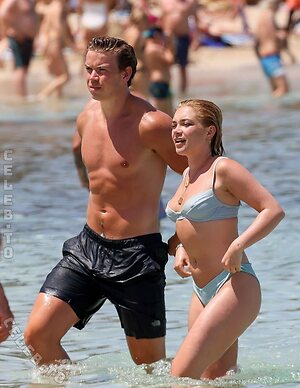 Florence Pugh Nude Leaked Photo #54