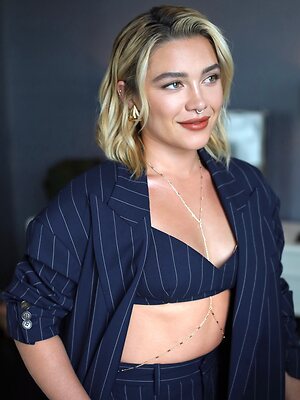 Florence Pugh leaked photo #353
