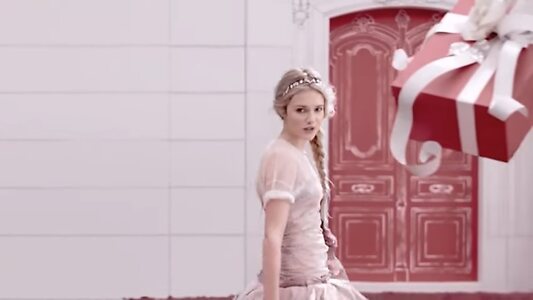 Florrie Arnold Nude Leaked Photo #14