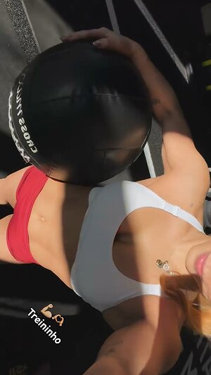 Flávia Saraiva leaked photo #36