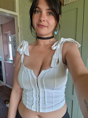 forest_green91 leaked photo #6
