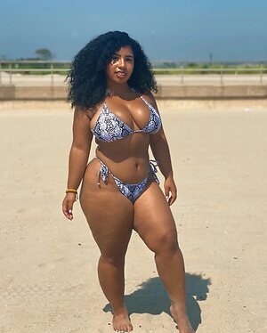 Forevercurlybri Nude Leaked Photo #2