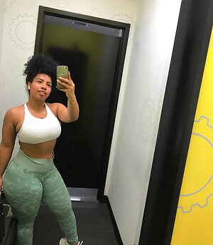 Forevercurlybri Nude Leaked Photo #11