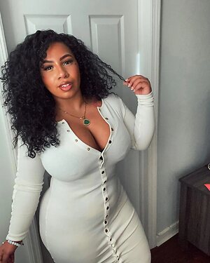 Forevercurlybri Nude Leaked Photo #15