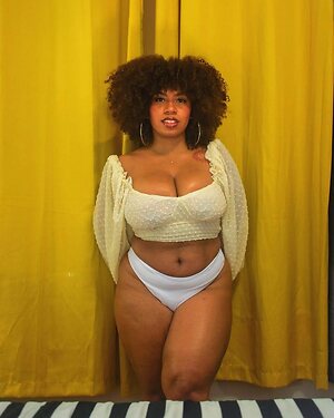 Forevercurlybri Nude Leaked Photo #19