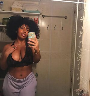 Forevercurlybri Nude Leaked Photo #22