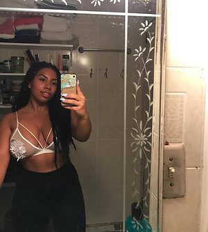 Forevercurlybri Nude Leaked Photo #24