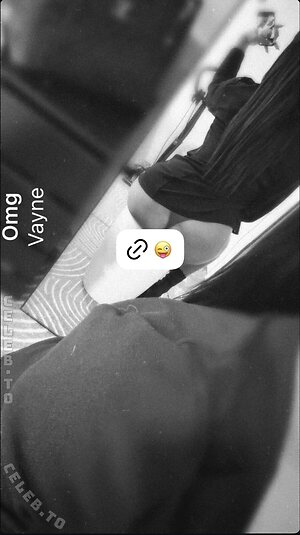 foxyone.offziell Nude Leaked Photo #57