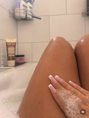 foxyone.offziell Nude Leaked Photo #89