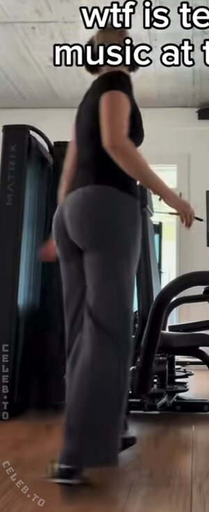 Francesca Dougan photo