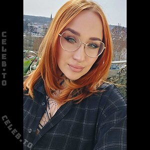 Frau Kopf Nude Leaked Photo #11