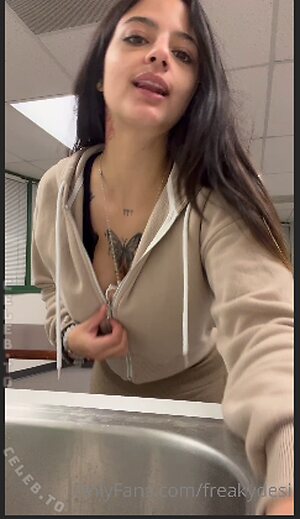 Freaky Desi Waifu Nude Leaked Photo #3