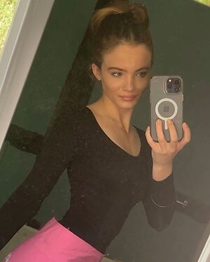 Freya Allan