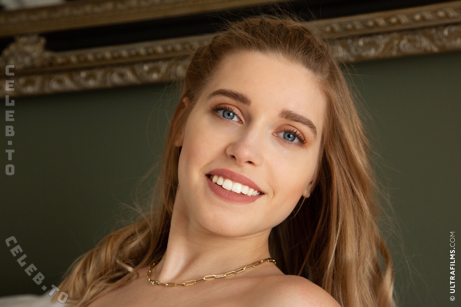 Freya Mayer photo