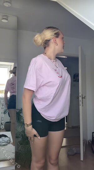 Frida Fischer leaked photo #33