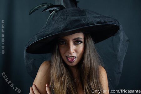 Frida Sante Nude Leaked Photo #31