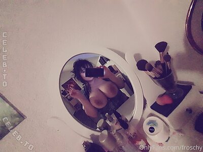 Froschy Nude Leaked Photo #39