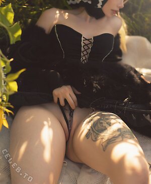 Fräuleinmilk Nude Photos