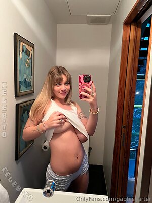 Gabbie Carter photo