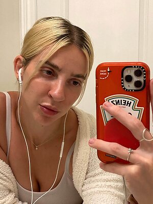 Gabbie Hanna leaked photo #97