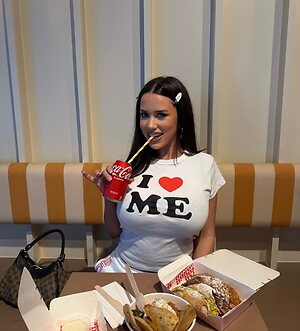 Gabby McCarthy leaked photo #6