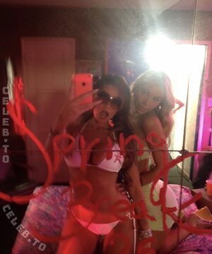 Gabriela Moura Nude Leaked Photo #33