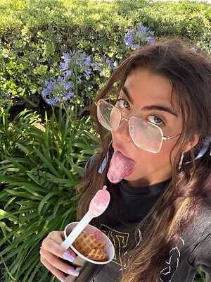 Gal Ritchie leaked photo #625