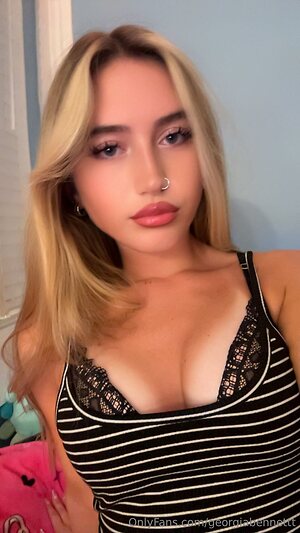 Georgiabennett leaked photo #7