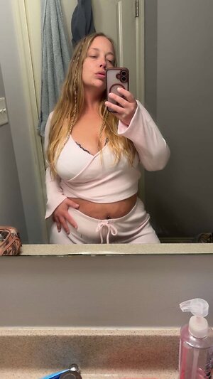 Georgie Snyder leaked photo #21