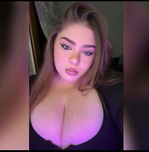 German girl with huge tits Nude Leaked Photo #9