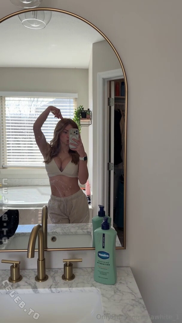 GiaWhite photo
