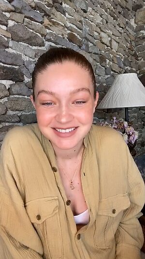 Gigi Hadid Hot leaked photo #33