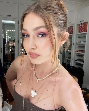 Gigi Hadid Hot