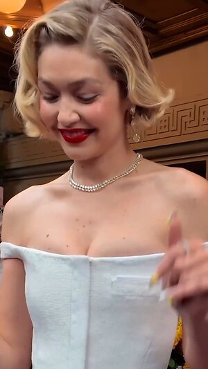 Gigi Hadid Hot Nude Leaked Photo #81