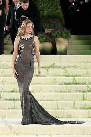 Gigi Hadid Nude Leaked Photo #36