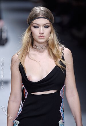 Gigi Hadid Nude Leaked Photo #65