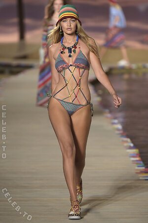 Gigi Hadid leaked photo #392