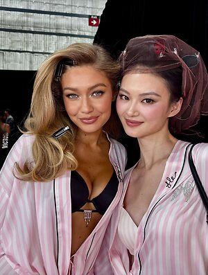 Gigi Hadid leaked photo #511