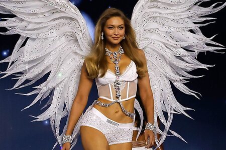 Gigi Hadid leaked photo #590
