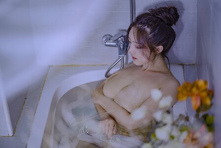 GiGi leaked photo #390