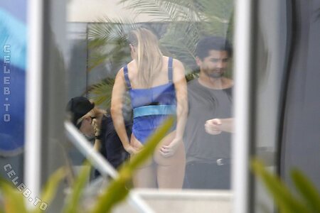 Gisele Bundchen Nude Leaked Photo #30