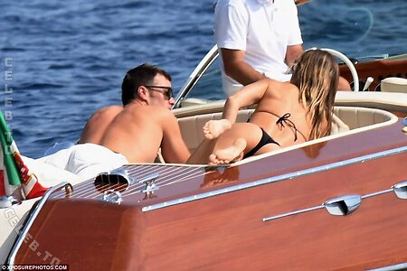 Gisele Bundchen Nude Leaked Photo #55