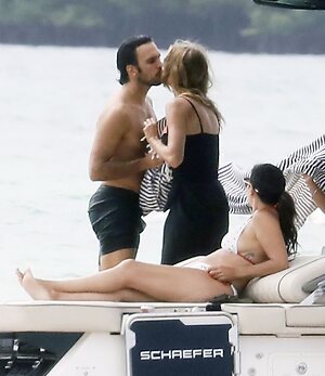 Gisele Bundchen leaked photo #96