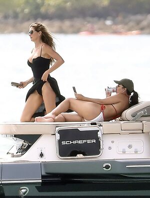 Gisele Bundchen leaked photo #100