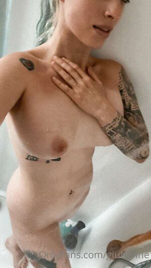 Giulia Henne leaked photo #27