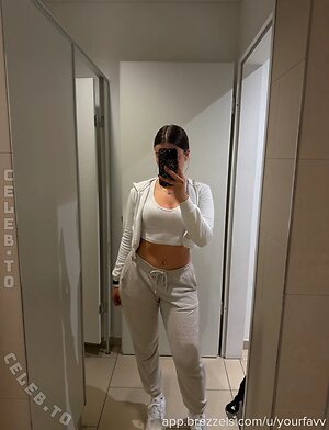 Giuliafrjc Nude Leaked Photo #14