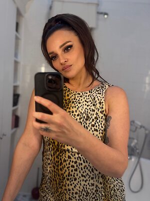 Gizzi Erskine leaked photo #46