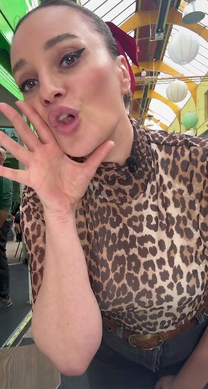 Gizzi Erskine