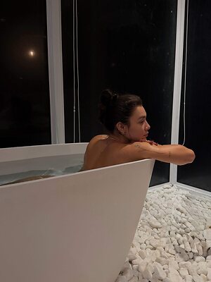 Glenda Higrid Nude Leaked Photo #2